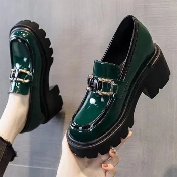 Kadın ayakkabısı 2023 ilkbahar sonbahar İngiliz tarzı punk platform ayakkabılar slip-on loafer'lar topuklu küçük deri ayakkabı kadın yeşil