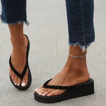 2023 Yüksek kaliteli ayakkabılar Kadınlar için Flip Flop kadın Terlik Yeni Platform Vahşi Rahat Terlik Kadınlar Katı Takozlar Ayakkabı Kadın