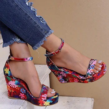 Kadınlar Çiçek platform sandaletler Kadın Yaz Takozlar Kadın Yüksek Topuklu Kalın Tabanlı ayakkabılar Bayanlar Toka Ayakkabı Artı Boyutu