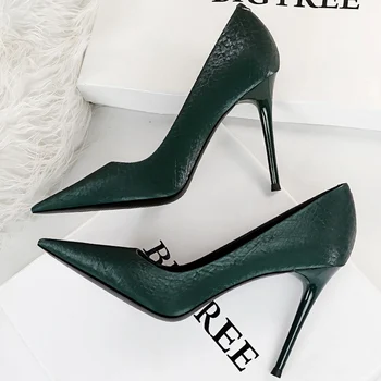 2023 Yeni Moda Kadınlar Siyah Yeşil Bej 10cm Yüksek Topuklu Pompalar Tasarımcı Ofis Bayanlar Stiletto Sivri Burun parti ayakkabıları Büyük Boy