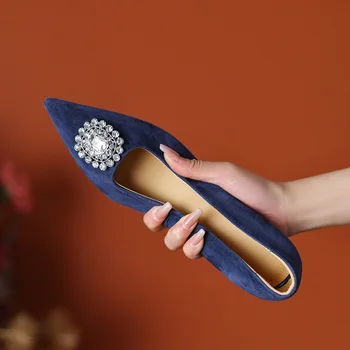 Kadınlar Üzerinde kayma Pompaları 4.5 cm Elbise Ayakkabı Sheepsuede Med Topuklu Zarif Bayanlar Retro Ayakkabı Topuk Kristaller Sivri Burun Pompaları